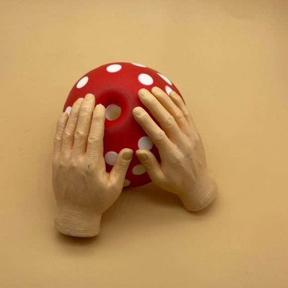 Archie McPhee PAIR OF FINGER HANDS - LIGHT SKIN TONE, Preowned, For Bundles Only - Picture 2 of 5